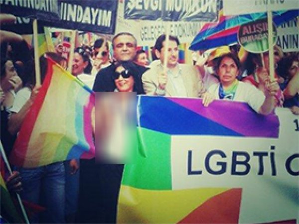 Tanrıkulu LGBTİ Yürüyüşüne Katıldı