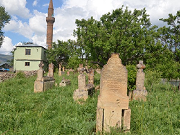 Tarihi Cami Restore Edilmeyi Bekliyor  