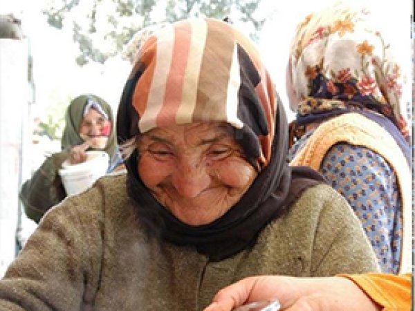 'Mutluluğun Fotoğrafı'ndaki Hatice Nine...