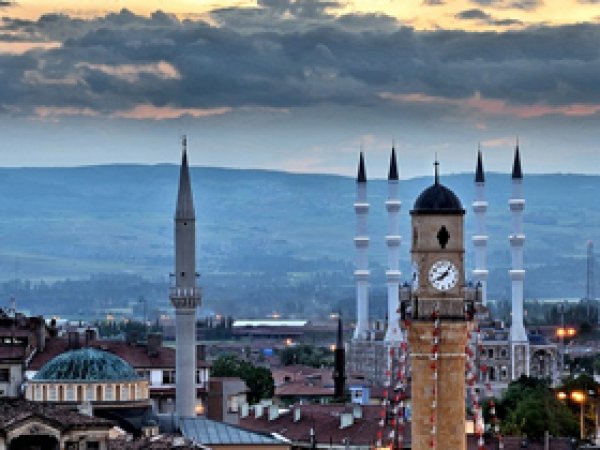 On Yılda 8 Bin 261 Cami Yapıldı