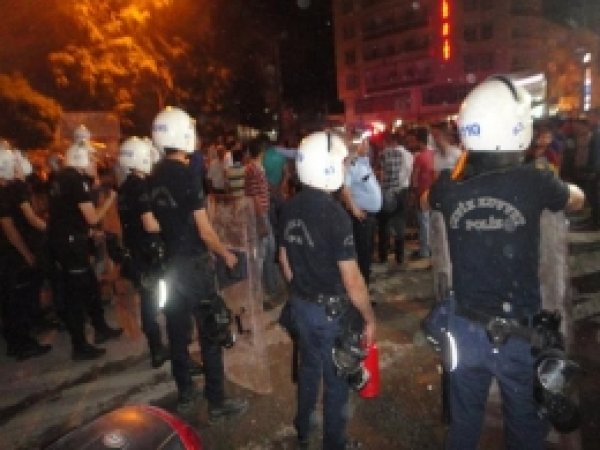 DEDAŞ'a Mumlu Protesto 