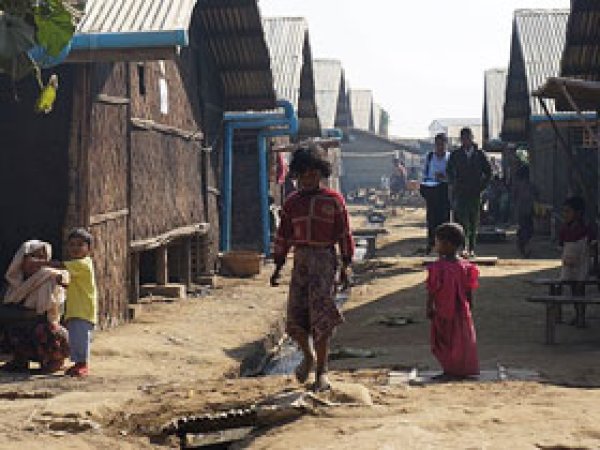 Rohingya Müslümanlarının Dramı Sürüyor