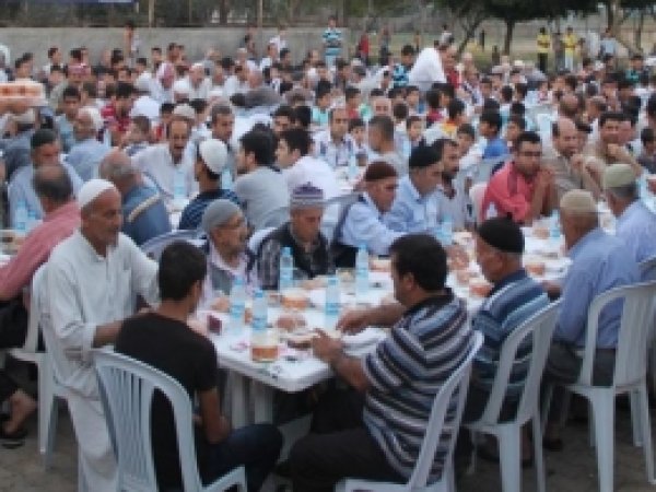 Adana'da Mahalle İftarlarına Yoğun İlgi 