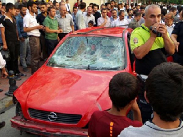 Van'da Uzman Çavuşlara Linç Girişimi