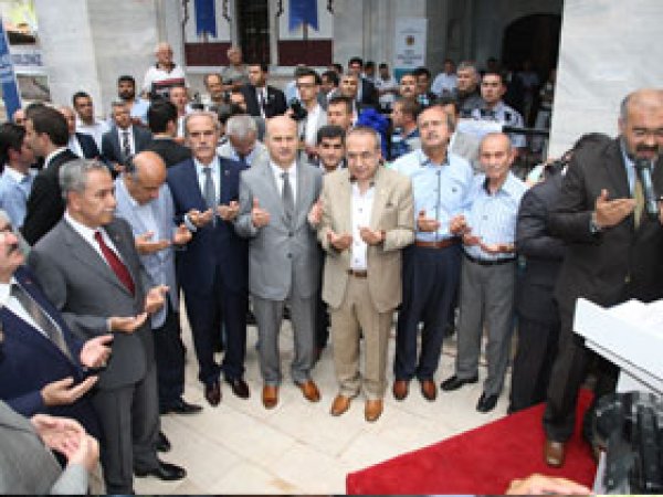 Muradiye Camii Dualarla İbadete Açıldı 