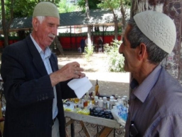 Yarım Asırdır Güzel Koku Satıyor 