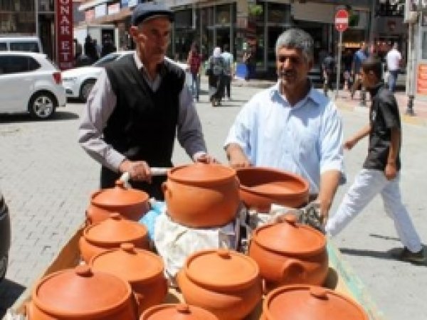 Van'da Çömlek Satışlarında Artış Oldu 