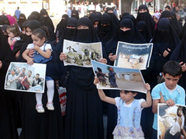 Peygamber Sevdalıları'ndan Protesto Eylemi