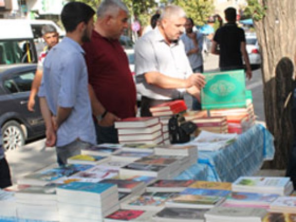 Bingöl'de İslami Kitaplar Standı Açıldı 