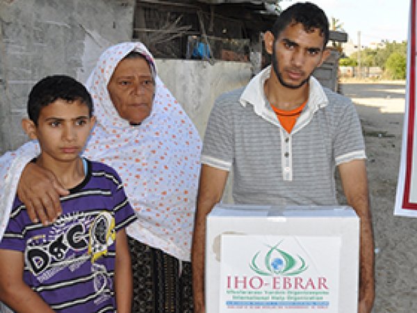 IHO Ebrar Gazze'de Yardım Dağıttı