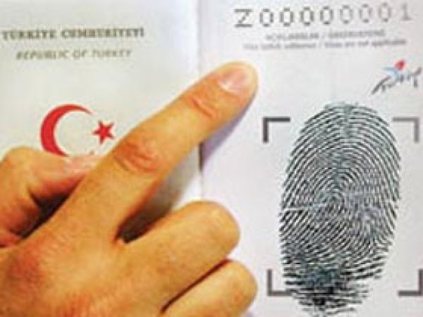 Pasaport Yenilerken de Parmak İzi Verilecek