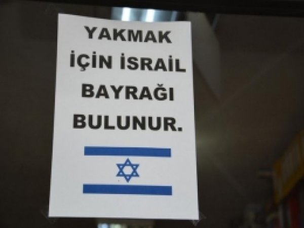 Yakmak İçin İsrail Bayrağı Satılıyor