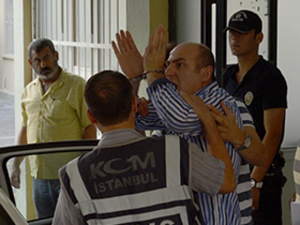 Kelepçe Takılması Zoruna Gitti