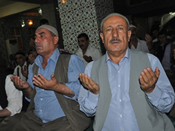 Kadir Gecesi Şırnak'ta Dualarla İhya Edildi 