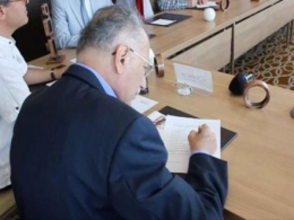 İhsanoğlu, TkMM'yi Ziyaret Etti