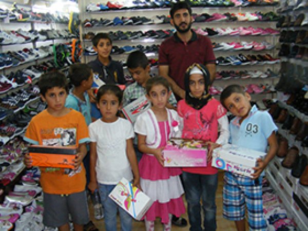 Bismil Vefa-Der 8 Yetim Çocuk Giydirdi 