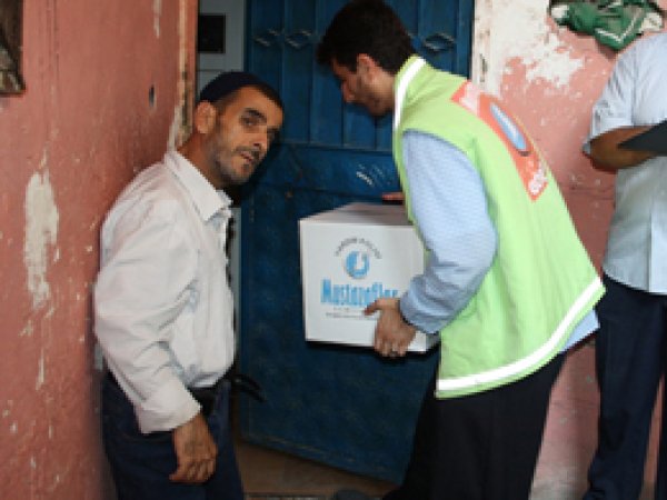 Mustazaflar Cemiyeti Mersinli Muhtaçlara Ulaştı