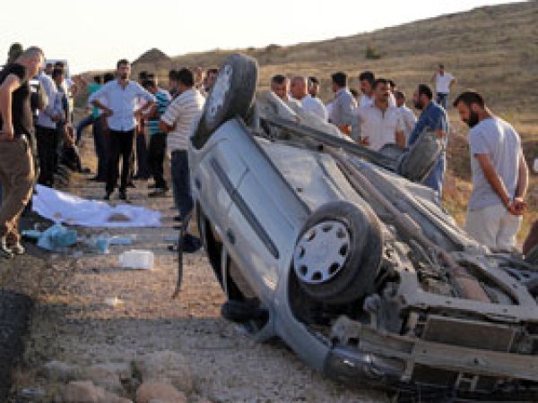 Midyat'ta Trafik Kazası 1 Ölü 1 Yaralı 