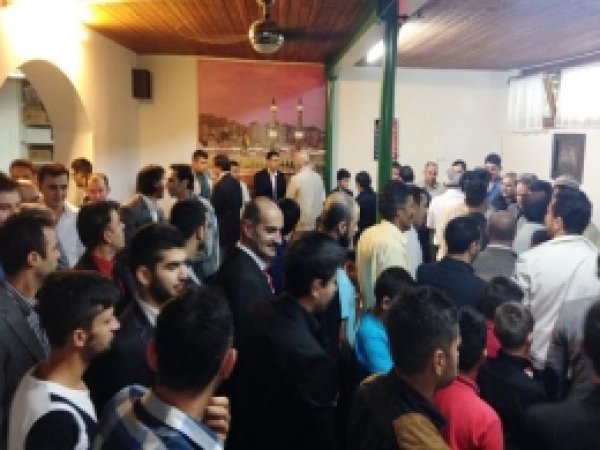 Avrupa'daki Müslümanlar Bayramda Gazze'yi Andı
