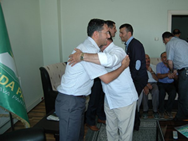 HÜDA PAR  Van Halkıyla Bayramlaştı 