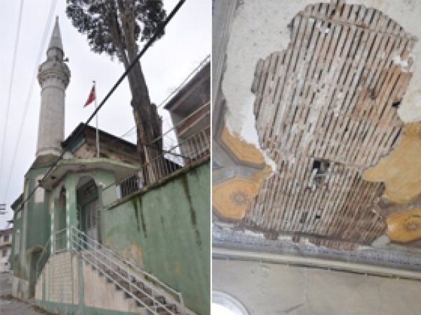 Soma'daki Tarihî Cami Yıkılmak Üzere
