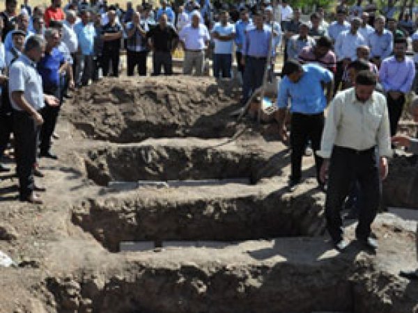 Kozluk'ta Öldürülen 7 Kişi Gözyaşlarıyla Defnedildi 