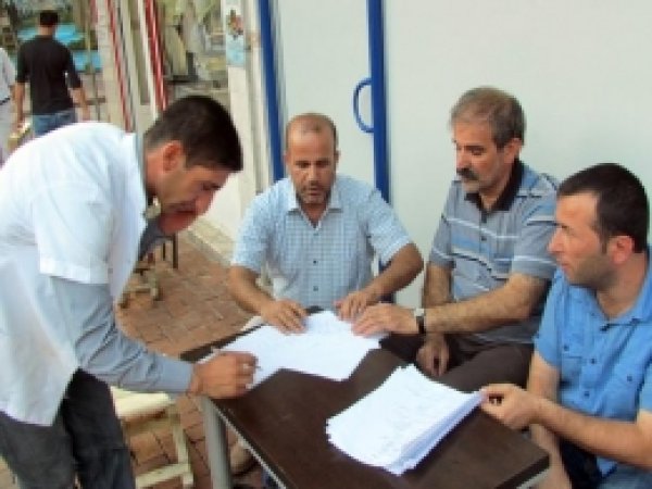 Hocalarından Ayrılmamak için İmza Kampanyası