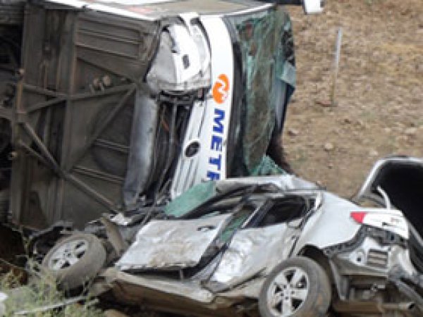 Bingöl'de Trafik Kazası: 33 Yaralı 