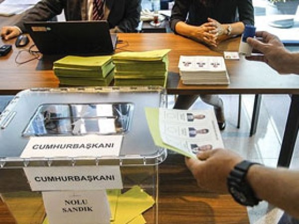 232 Bin 586 Kişi Yurt Dışında Oy Kullandı