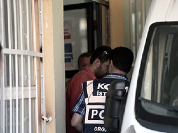 2. Dalga'da 4 Polis Daha Tutuklandı