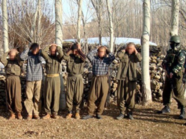 Şırnak'ta 15 PKK'li Teslim Oldu 