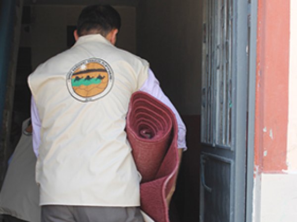 Rahmet Eli, Yardımlarına Devam Ediyor 