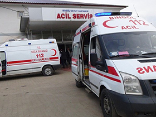 Amir, Görevli Polisi Bacağından Vurdu