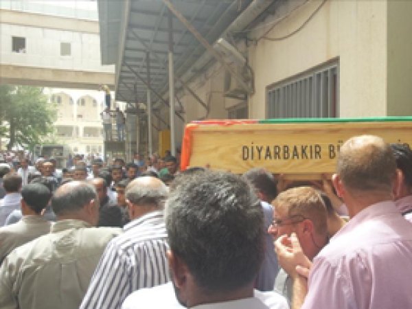 Lice'de Heykel Operasyonu; 1 Ölü