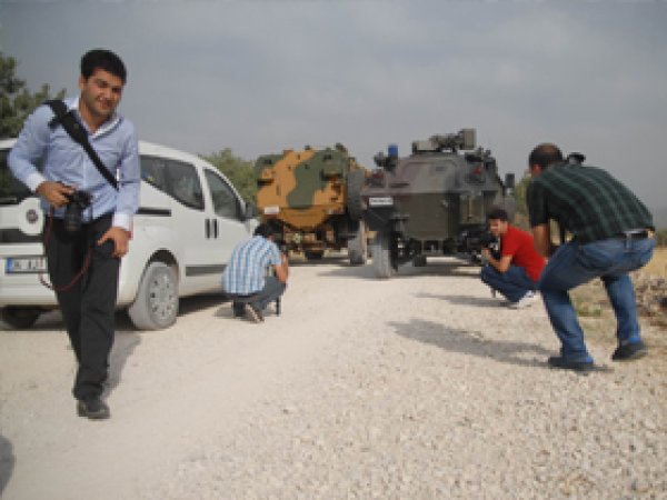 Lice'de Çok Sayıda Gazeteci Mahsur Kaldı