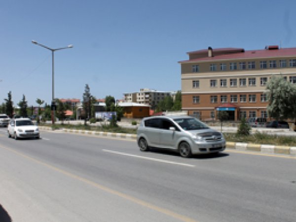 'Okul Önüne Üst Geçit Yapılsın'
