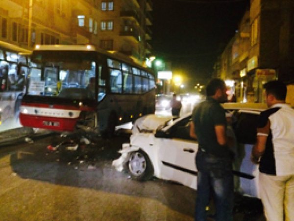 Batman'da Maddi Hasarlı Trafik Kazası 