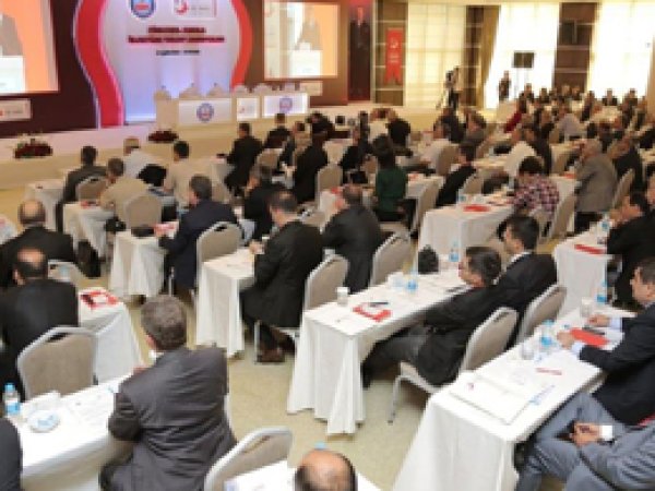 Türkiye'deki Suriyeliler Sempozyumda Ele Alınıyor 