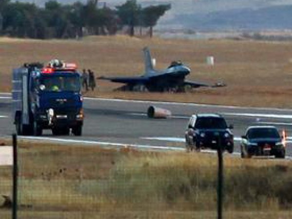 Diyarbakır'da F-16 Savaş Uçağı Düştü 