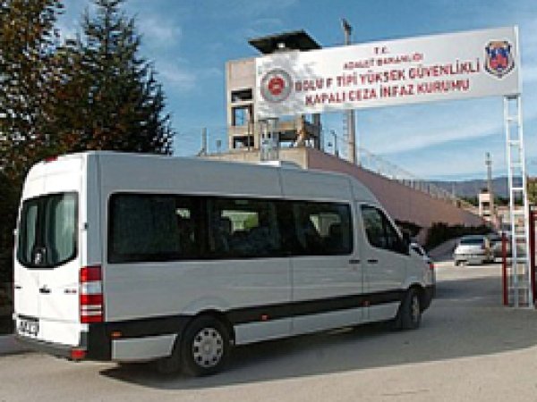 Bolu Cezaevinde Mahkumlar Birbirine Girdi:13 Yaralı 