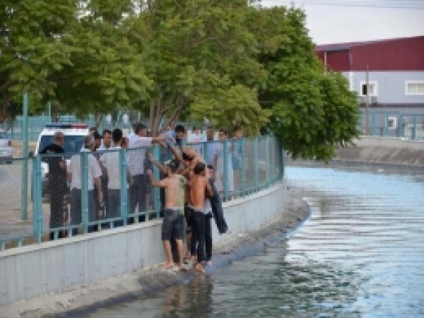 Tarsus'ta Kanala Giren Genç Boğuldu 