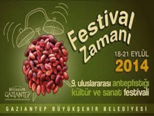 Antep Fıstığı  Festivalinde Ahlaksız Defile 