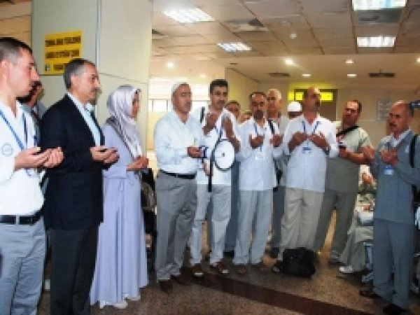 Diyarbakır'dan İlk Hac Kafilesi Yola Çıktı 