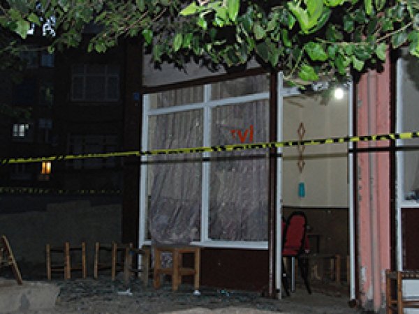 Çay Ocağına Ses Bombası Atıldı: 2 Yaralı 