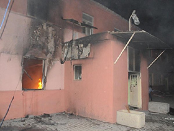 Cizre'de 2 Okul Daha Ateşe Verildi 