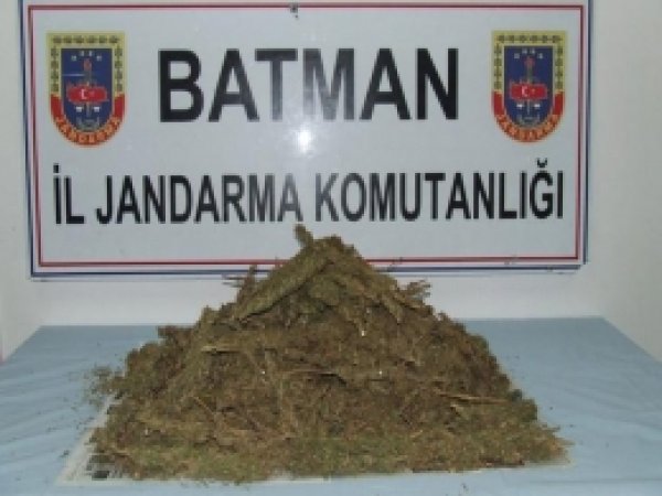 Kozluk'ta 4 Kilo Esrar Ele Geçirildi 