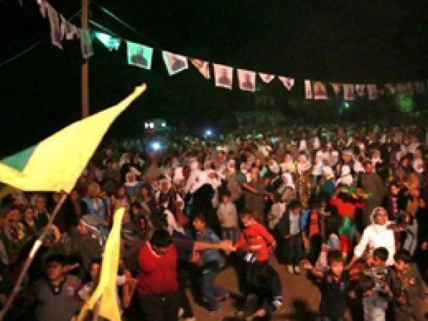 Kürt Halkı Sürgünde PKK'liler Festivalde 