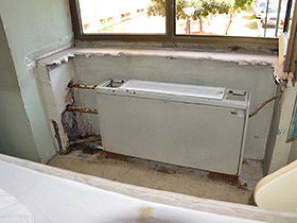Tarsus Devlet Hastanesi Dökülüyor 