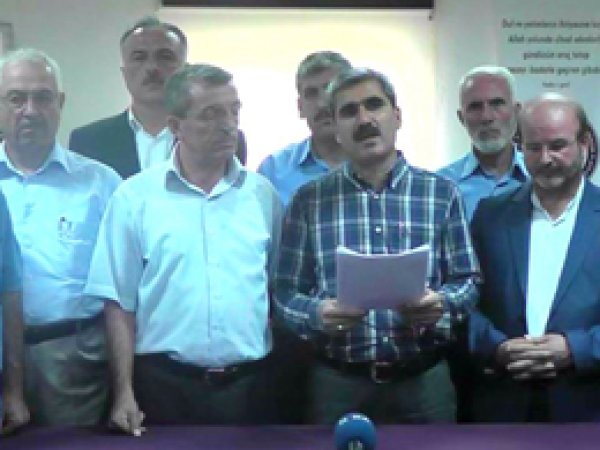Küresel Güçler Kurtarıcı Rolüne Bürünüyor 