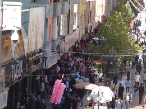 Çarşıda Bayram Alışverişi Başladı 